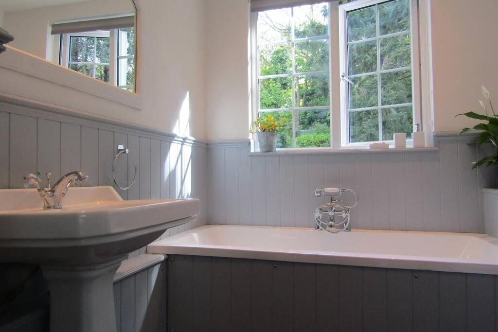 Lovely Spacious Cottage Near The Coast St Austell Extérieur photo